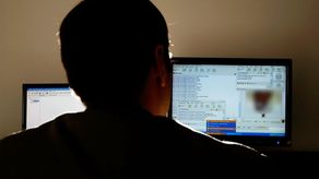 Alertan a padres sobre acosadores que usan perfiles falsos para llegar a niños