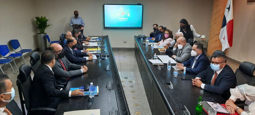 La Comisión Nacional de Reformas Electorales 2020 (CNRE) aprobó 323 artículos, que reestructuran preceptos, adicionan y derogan otros de la norma vigente.