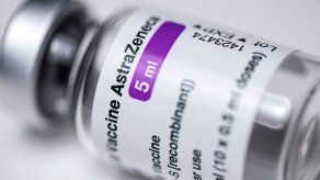 Reino Unido detectó 30 casos de trombos tras vacuna de AstraZeneca
