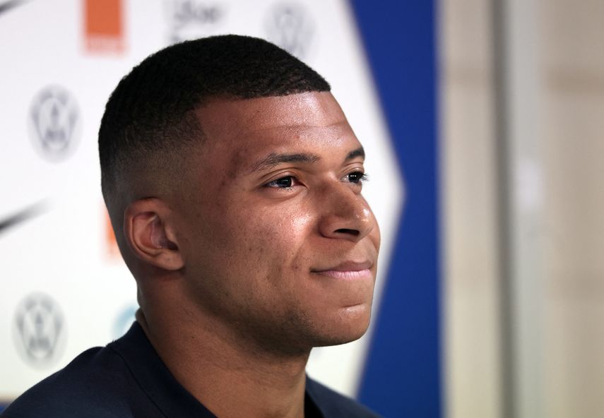 Kylian Mbappé sigue fiel al París Saint-Germain Kylian Mbappé sigue fiel al París Saint-Germain