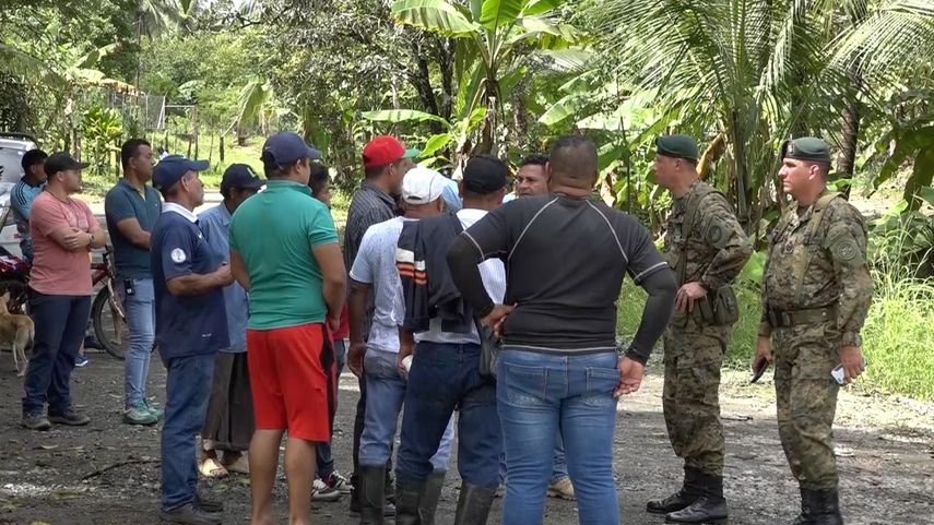 Los residentes de San Bartolo en Barú sostienen hay una cantidad considerable de caminos que necesitan de urgente reparación porque algunos se han vuelto intransitables con el tiempo sin que se haga nada al respecto.