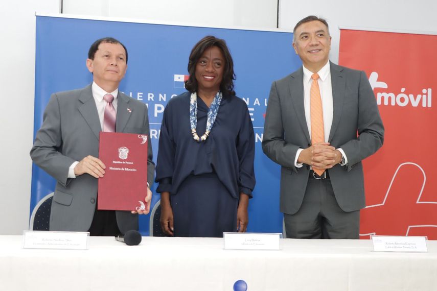 Meduca firma contrato para iniciar programa "Internet para Todos" en las escuelas del país Meduca firma contrato para iniciar programa "Internet para Todos" en las escuelas del país