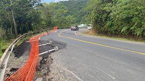 El MOP manifestó, que según una evaluación de personal técnico de la Dirección Nacional de estudios y Diseños se determinó que la empresa CUSA, que construyó la nueva carretera hacia Bocas del Toro, hiciera la reparación de la vía.