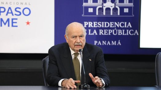 El constitucionalista Miguel Antonio Bernal rindió informe sobre el avance de las consultas en Panamá: El tema de la reelección salió a relucir. El constitucionalista Miguel Antonio Bernal rindió informe sobre el avance de las consultas en Panamá: El tema de la reelección salió a relucir.