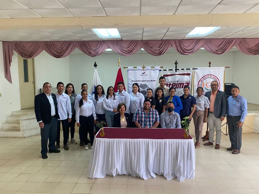 A nivel nacional son 50 estudiantes los beneficiados con este proceso educativo. En Chiriquí son 16 estudiantes.