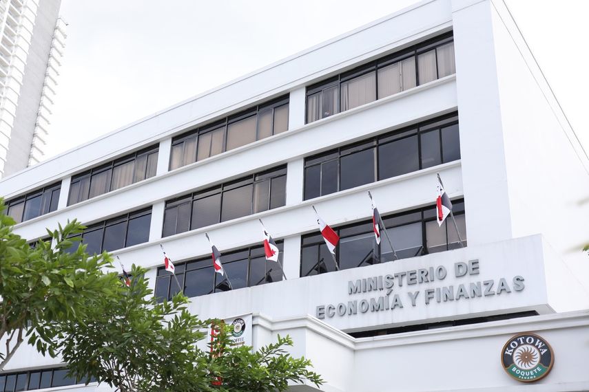 MEF inicia pago de primas de antigüedad a exfuncionarios de 2014, 2015 y 2016