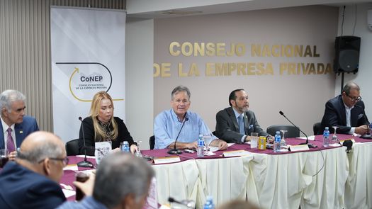 MiAMBIENTE y CONEP abordan temas claves para la sostenibilidad empresarial en Panamá