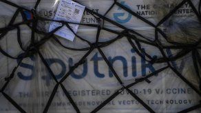 Francia lamenta que vacuna rusa Sputnik V sea una herramienta de propaganda