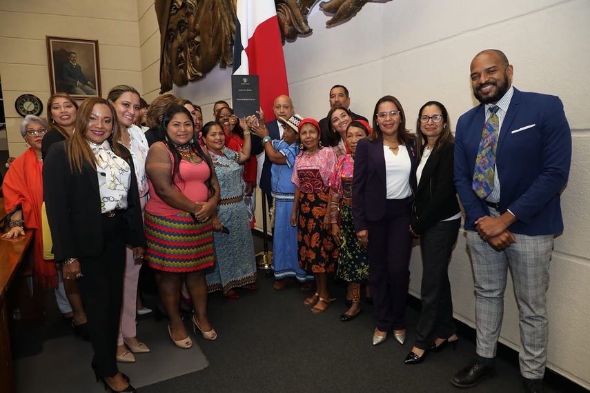 Asamblea Nacional aprueba creación de Ministerio de la Mujer