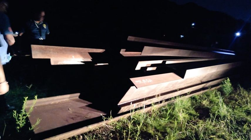 Las autoridades de la Policía Nacional y el Ministerio Público informaron que han localizado un porcentaje de las 600 vigas que fueron extraídas de los patios del Ministerio de Obras Públicas (MOP). Las autoridades de la Policía Nacional y el Ministerio Público informaron que han localizado un porcentaje de las 600 vigas que fueron extraídas de los patios del Ministerio de Obras Públicas (MOP).