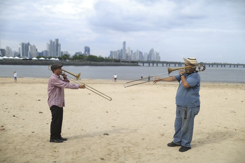 Rinden en Panamá homenaje póstumo a Willie Colón con un multitudinario tributo de trombones