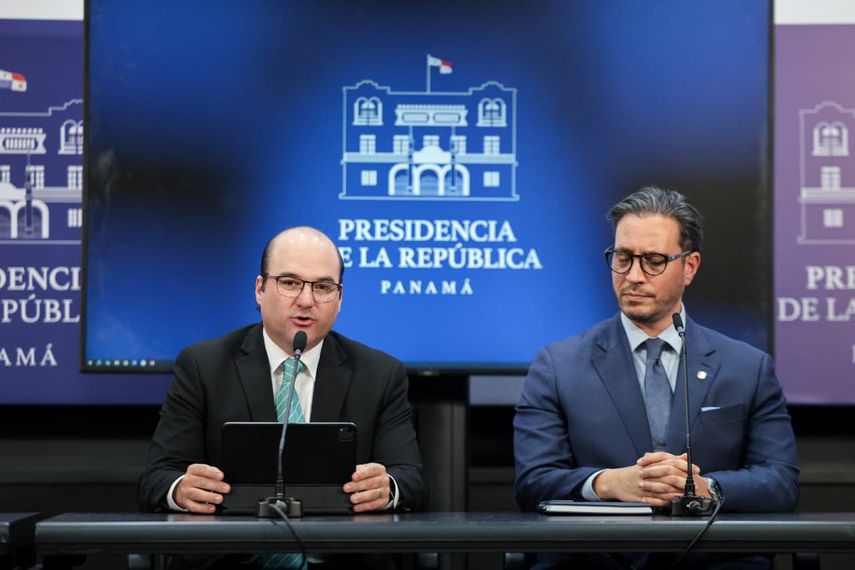 El administrador de la AIG, Adolfo Fábrega y el viceministro de Finanzas de Panamá, Fausto Fernández. El administrador de la AIG, Adolfo Fábrega y el viceministro de Finanzas de Panamá, Fausto Fernández.