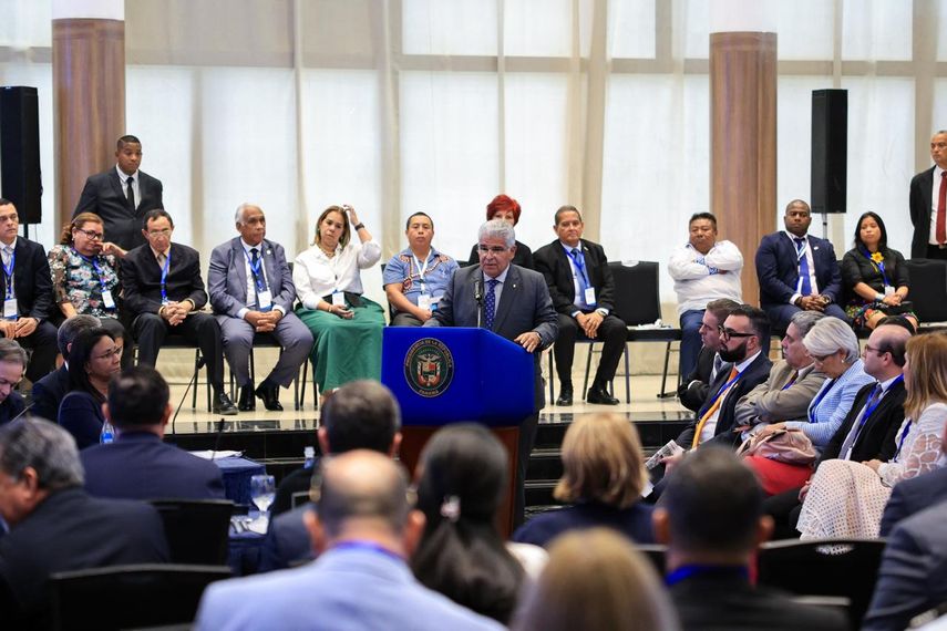 A 100 días de gobierno, Mulino llama a su equipo a priorizar soluciones urgentes