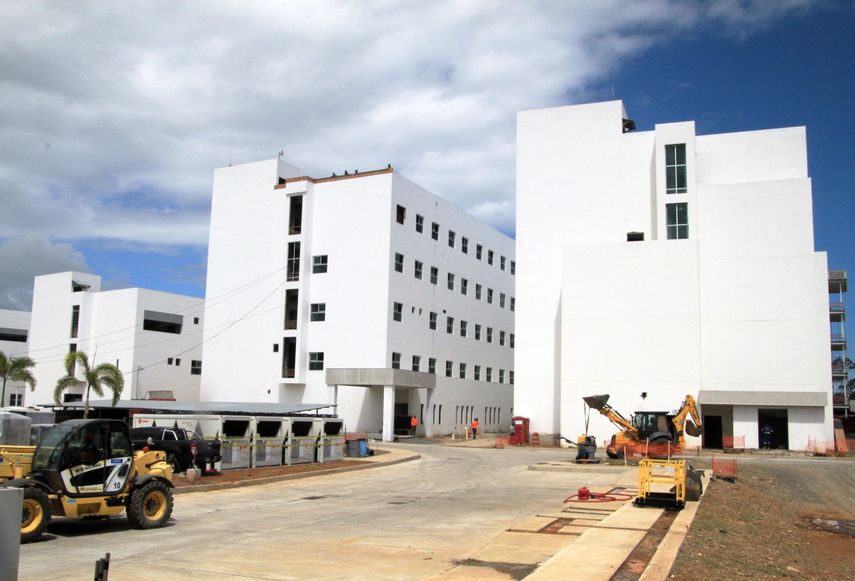 La recuperación de infraestructuras sanitarias abandonadas y el nombramiento de personal médico y técnico forman parte de la estrategia del Gobierno, que busca cumplir su compromiso de “poner al paciente primero” y fortalecer el sistema de salud pública en todo el país. La recuperación de infraestructuras sanitarias abandonadas y el nombramiento de personal médico y técnico forman parte de la estrategia del Gobierno, que busca cumplir su compromiso de “poner al paciente primero” y fortalecer el sistema de salud pública en todo el país.