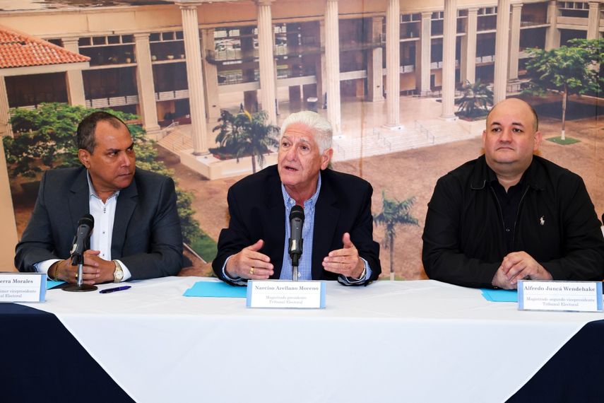 Tribunal Electoral realiza primera reunión del Pleno con directivos