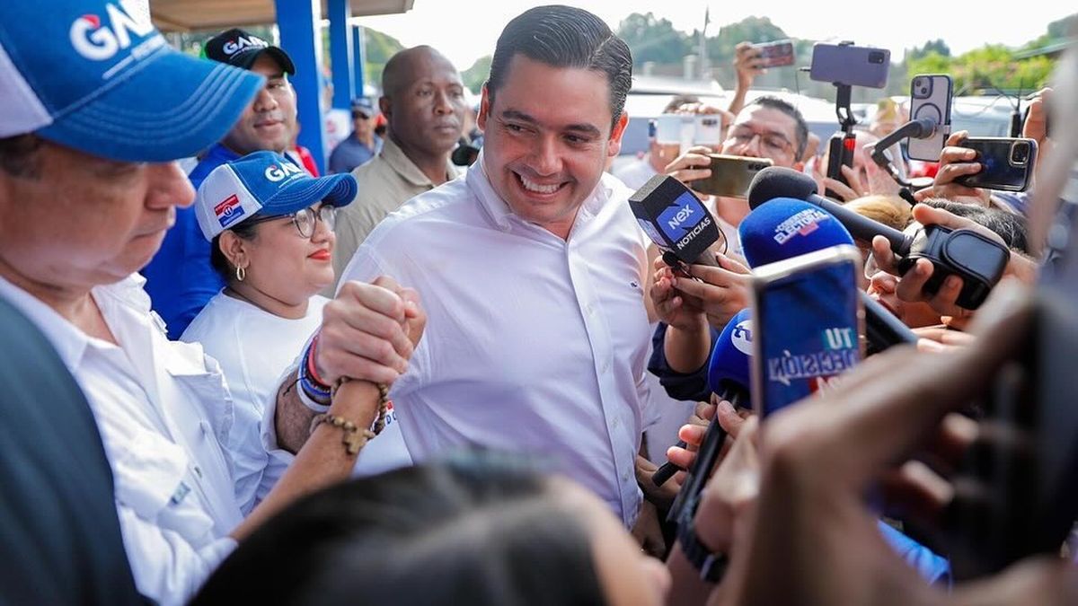 José Gabriel Carrizo, fue candidato a la presidencia de la República en 2024. La Fiscalía lo investoiga por supuesto enriquecimiento ilícito. José Gabriel Carrizo, fue candidato a la presidencia de la República en 2024. La Fiscalía lo investoiga por supuesto enriquecimiento ilícito.