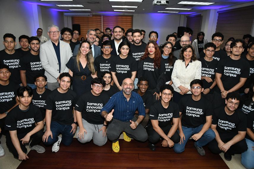 Panamá avanza en educación tecnológica con programa de Samsung