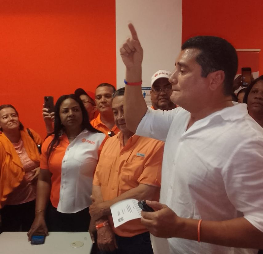 Raúl Ricardo Rodríguez denuncia mensajes e informaciones falsas en su contra, pero asegura que "estoy más fuerte que nunca". Raúl Ricardo Rodríguez denuncia mensajes e informaciones falsas en su contra, pero asegura que "estoy más fuerte que nunca".