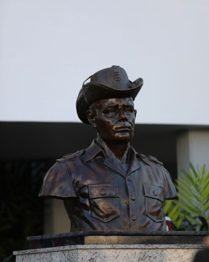 Nicolás Maduro, quien juró en enero como presidente de Venezuela para un tercer mandato consecutivo tras su cuestionada reelección en 2024, recordó este jueves al "insigne panameño" Omar Torrijos Herrera y celebró la develación de un busto en Caracas. Nicolás Maduro, quien juró en enero como presidente de Venezuela para un tercer mandato consecutivo tras su cuestionada reelección en 2024, recordó este jueves al "insigne panameño" Omar Torrijos Herrera y celebró la develación de un busto en Caracas.