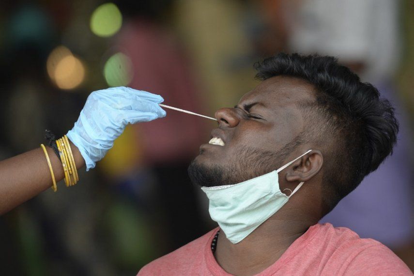 Récord de contagios por covid-19 en Bombay