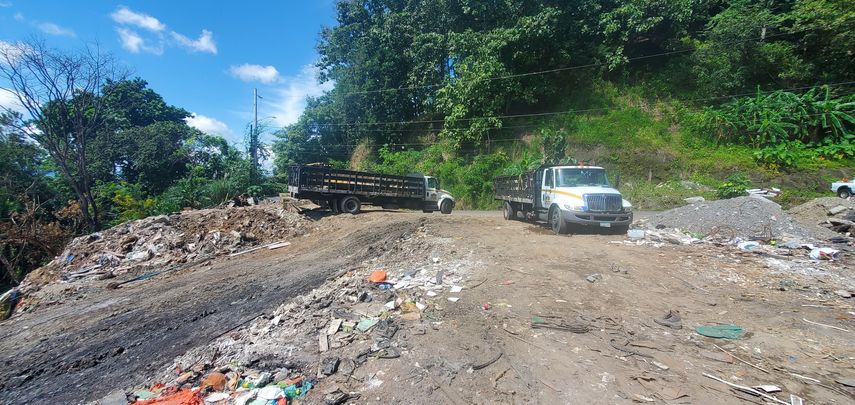 MiAmbiente bloquea accesos a vertederos clandestinos en Cerro Patacón
