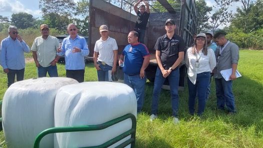 MIDA distribuye insumos a productores de leche, en Chiriquí