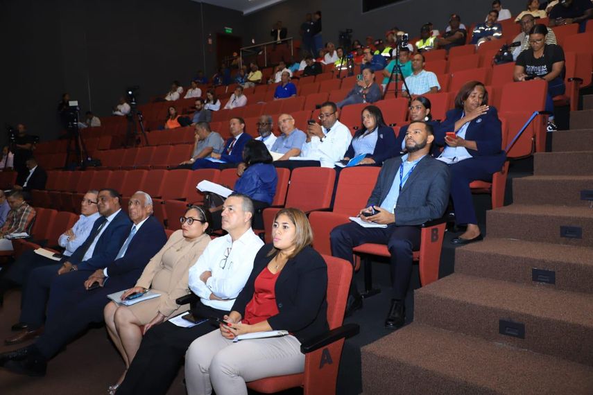 En el centro cultural de la ciudad de Colón, se realizó el sexto día de consultas ciudadanas. En el centro cultural de la ciudad de Colón, se realizó el sexto día de consultas ciudadanas.