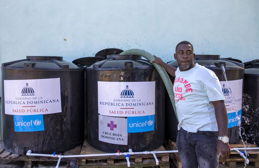 Dominicana vacuna casa a casa para contener brote de cólera