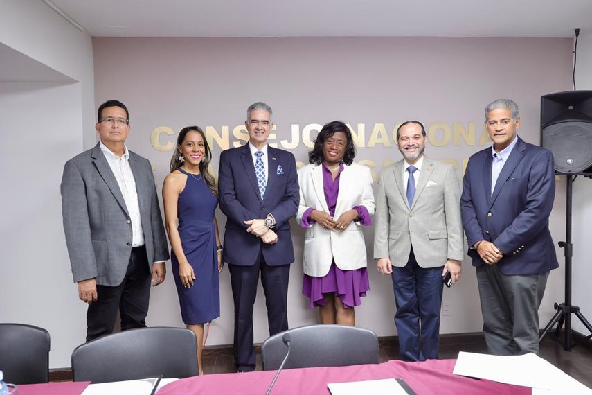 El Consejo Nacional de la Empresa Privada (CoNEP) manifestó su apoyo al programa Escuela para Padres. El Consejo Nacional de la Empresa Privada (CoNEP) manifestó su apoyo al programa Escuela para Padres.