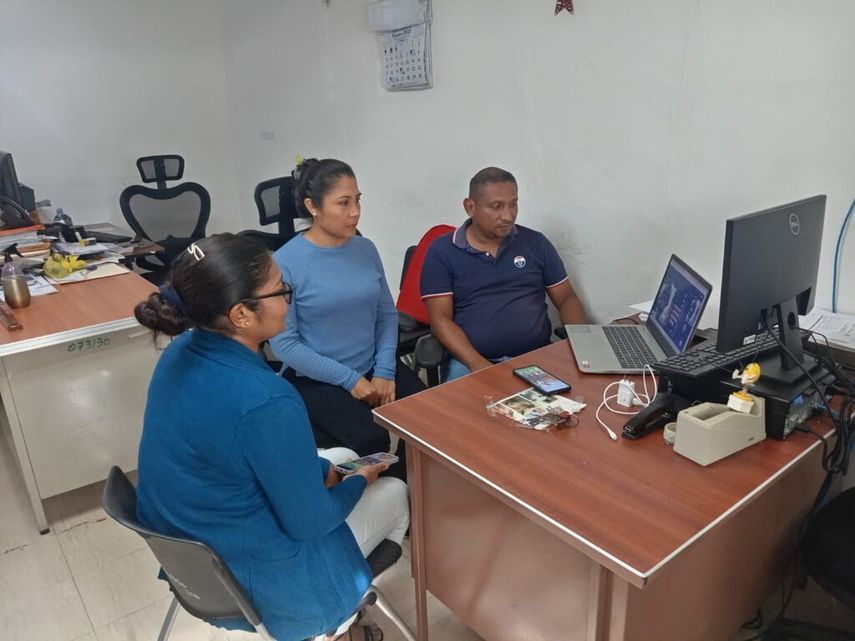 Productores, estudiantes, técnicos, extensionista y autoridades de Colón se reunieron para idear estrategias en materia agrícola contra el cambio climático. Productores, estudiantes, técnicos, extensionista y autoridades de Colón se reunieron para idear estrategias en materia agrícola contra el cambio climático.