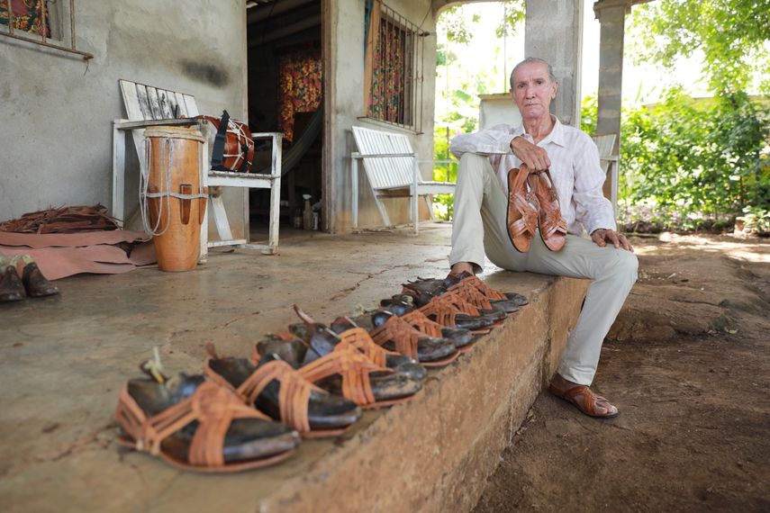 MIDES apoya a Candelero Villarreal, el maestro del cuero