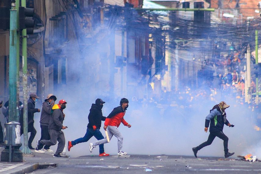 Protestas contra Gobierno de Bolivia derivan en vandalismo y saqueos