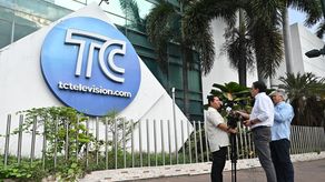Sentencian a ocho años de prisión a dos personas tras ataque a canal de televisión en Ecuador