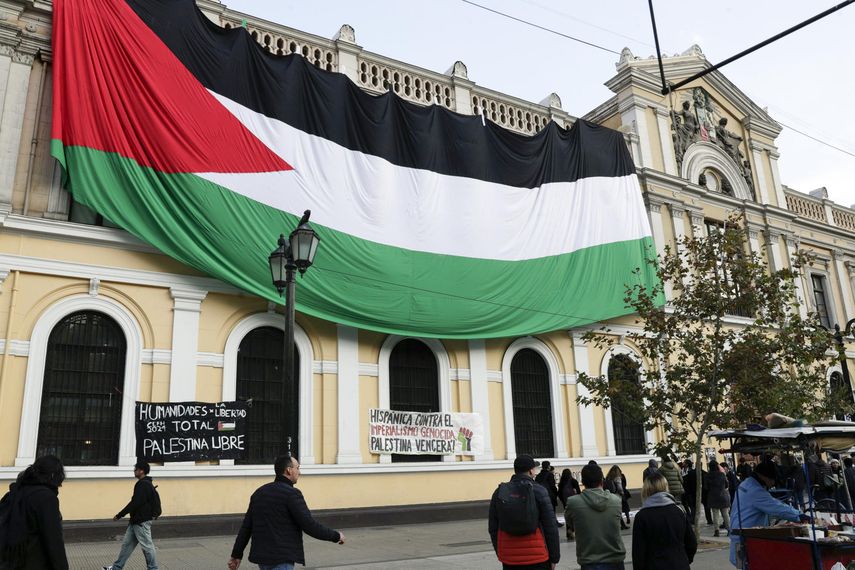 Universitarios en Chile piden romper relaciones con Israel Universitarios en Chile piden romper relaciones con Israel