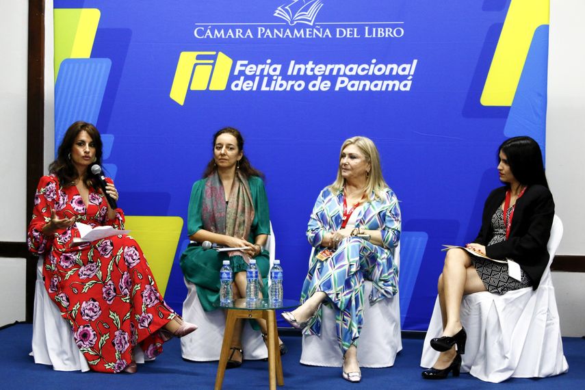 Una residencia literaria en Galicia (noroeste de España) permitirá a la poeta panameña Alessandra Monterrey culminar su proyecto de un libro de poesía que busca conectar líricamente con el mundo de los buques o naves abandonadas en cementerios marinos. Una residencia literaria en Galicia (noroeste de España) permitirá a la poeta panameña Alessandra Monterrey culminar su proyecto de un libro de poesía que busca conectar líricamente con el mundo de los buques o naves abandonadas en cementerios marinos.