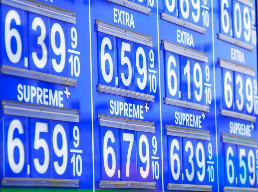 Galón de gasolina supera los $4 en EE.UU.