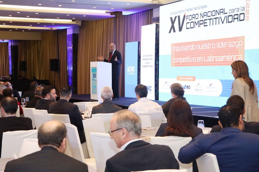 MEF destaca alta competitividad de Panamá a nivel regional