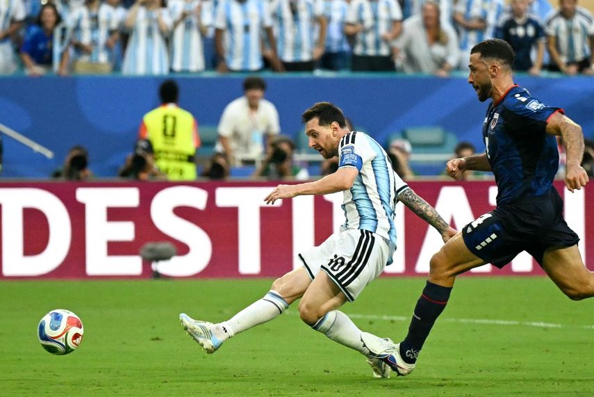Lionel Messi de Argentina logró su vigésimo gol en la historia de los mundiales ante Cabo verde.