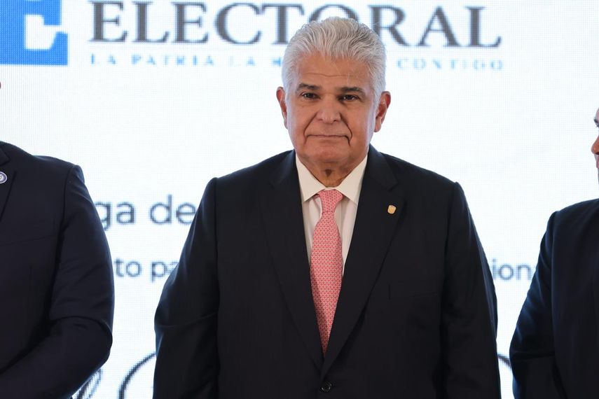 El presidente de Costa Rica, Rodrigo Chaves, asistirá el próximo 1 de julio a la ceremonia de investidura de José Raúl Mulino como mandatario de Panamá, confirmó este lunes la Casa Presidencial costarricense. El presidente de Costa Rica, Rodrigo Chaves, asistirá el próximo 1 de julio a la ceremonia de investidura de José Raúl Mulino como mandatario de Panamá, confirmó este lunes la Casa Presidencial costarricense.