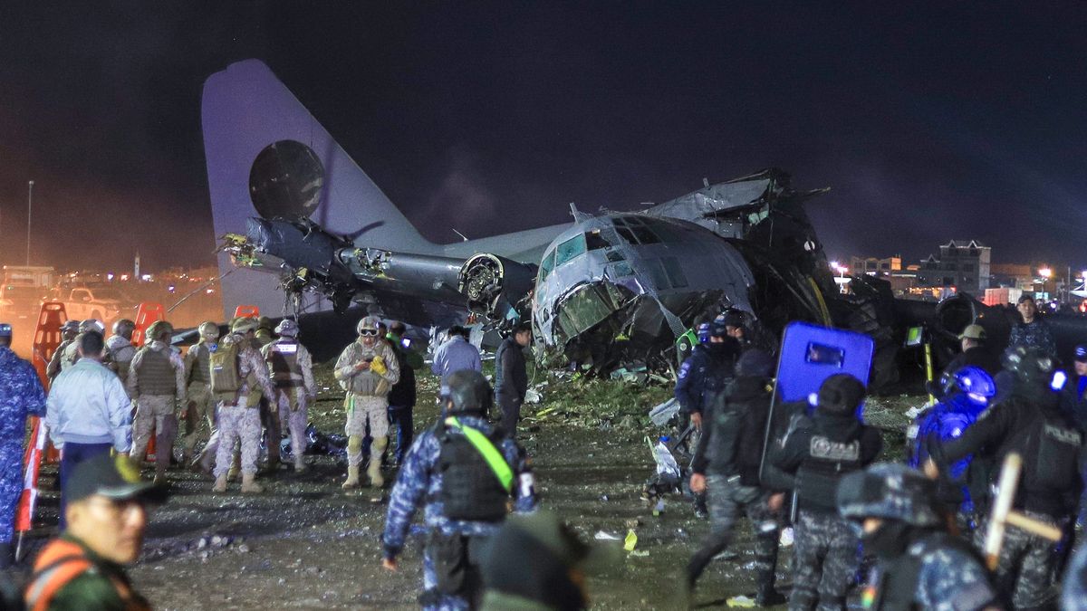 El Gobierno de Panamá expresó este sábado sus condolencias y solidaridad a Bolivia por la muerte de al menos 22 personas en un accidente ocurrido la víspera en el aeropuerto internacional de El Alto, la segunda ciudad boliviana más poblada, que involucró a un avión militar de carga. El Gobierno de Panamá expresó este sábado sus condolencias y solidaridad a Bolivia por la muerte de al menos 22 personas en un accidente ocurrido la víspera en el aeropuerto internacional de El Alto, la segunda ciudad boliviana más poblada, que involucró a un avión militar de carga.