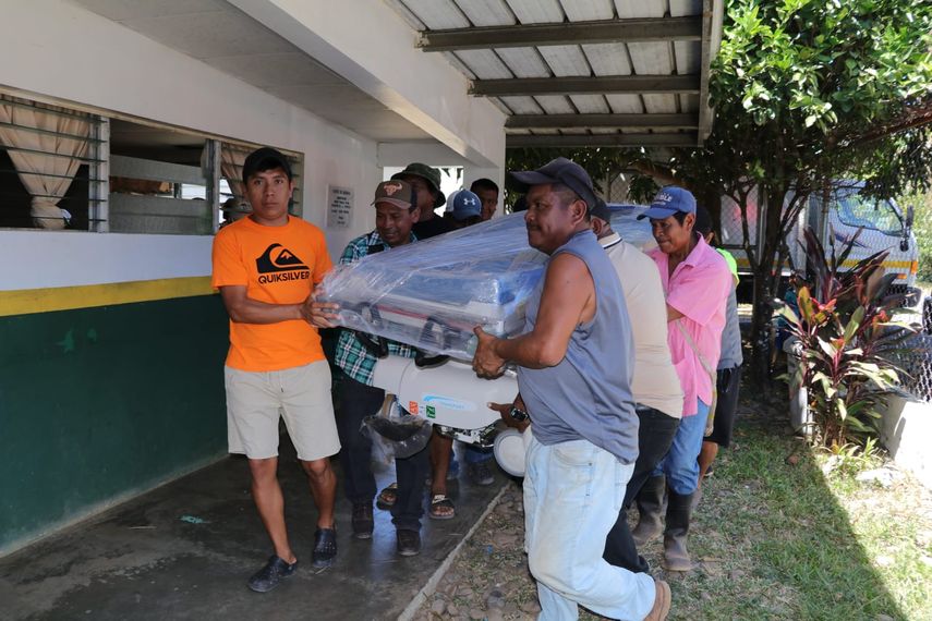 Se entregó insumos médicos al Centro de Salud de Buenos Aires, comarca Ngäbe-Buglé. Se entregó insumos médicos al Centro de Salud de Buenos Aires, comarca Ngäbe-Buglé.