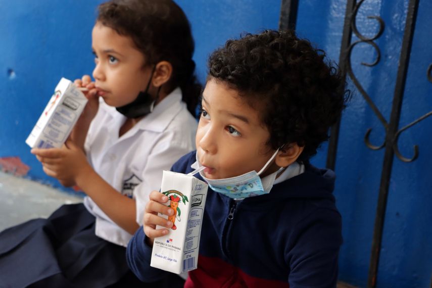 Meduca Inicia Distribución De La Leche, Galleta Nutricional