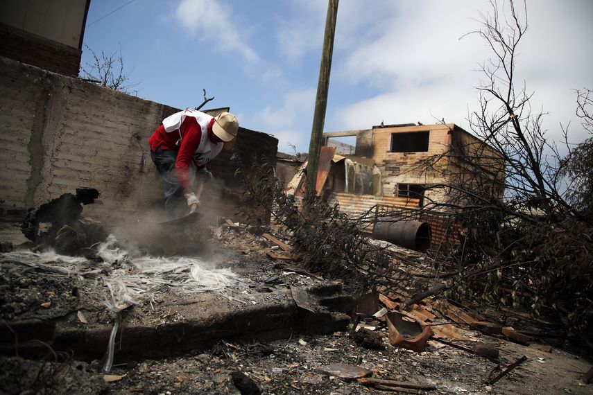 Chile: Crece a 133 número de fallecidos por incendios