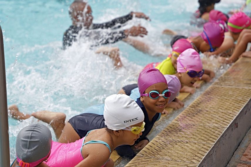 Alcaldía de Panamá lanza programa Aprendo a nadar para niños y jóvenes