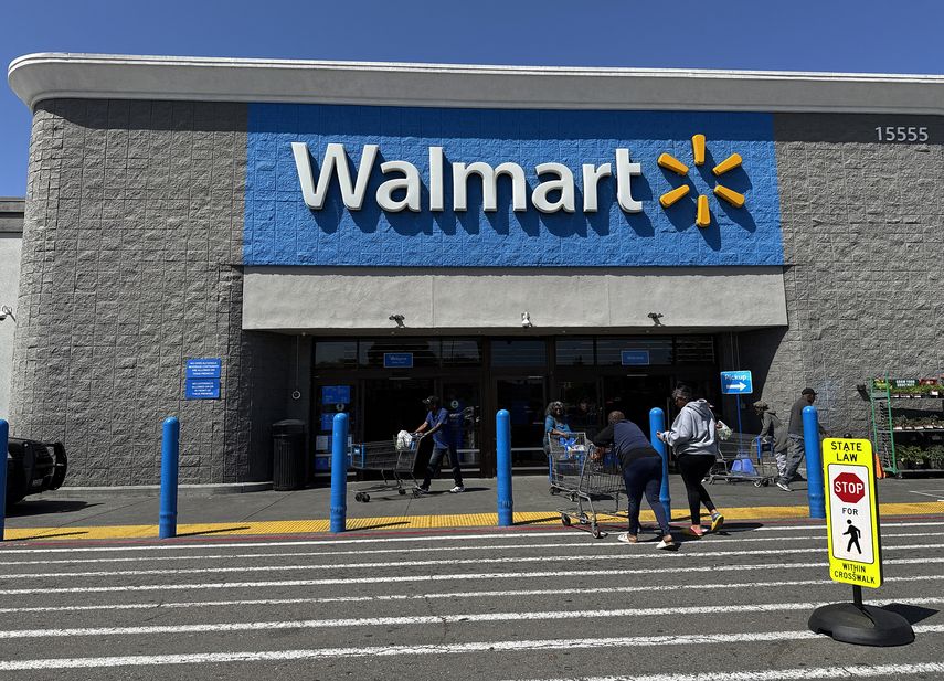 Trump arremete contra Walmart por subir precios tras aranceles