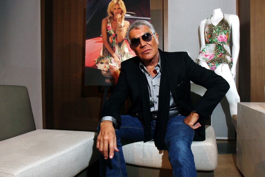 Según la agencia de noticias Ansa, Roberto Cavalli, de origen italiano, murió en su casa de Florencia tras una larga enfermedad. Según la agencia de noticias Ansa, Roberto Cavalli, de origen italiano, murió en su casa de Florencia tras una larga enfermedad.
