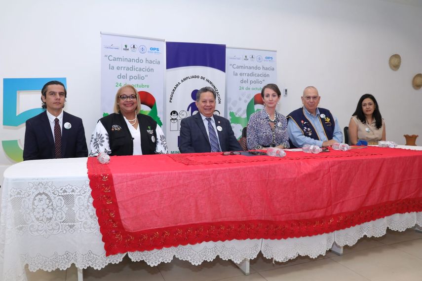 Panamá refuerza compromiso para erradicar la poliomielitis y refuerza vacunación infantil