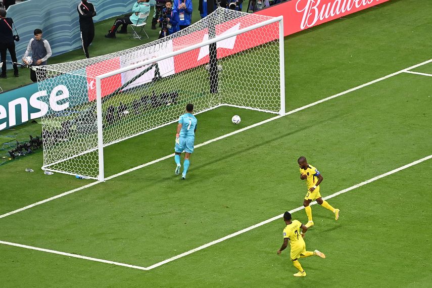 Ecuador se pone como primer líder del grupo A, a la espera de que Países Bajos y el campeón africano Senegal midan fuerzas el lunes.