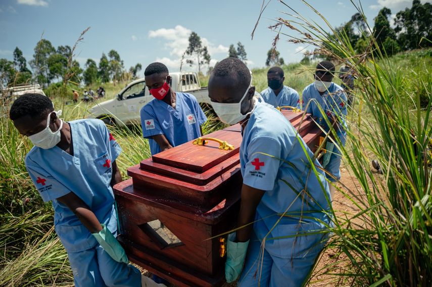 Cruz Roja advierte que epidemia de ébola en Congo podría durar un año más Cruz Roja advierte que epidemia de ébola en Congo podría durar un año más