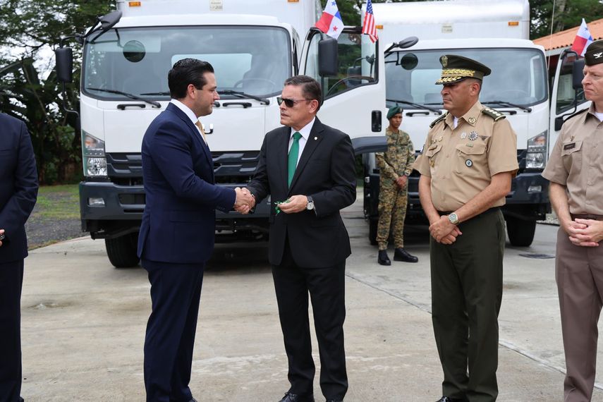 Donación de $1 millón: EE.UU. entrega centro de operaciones y camiones al Senafront